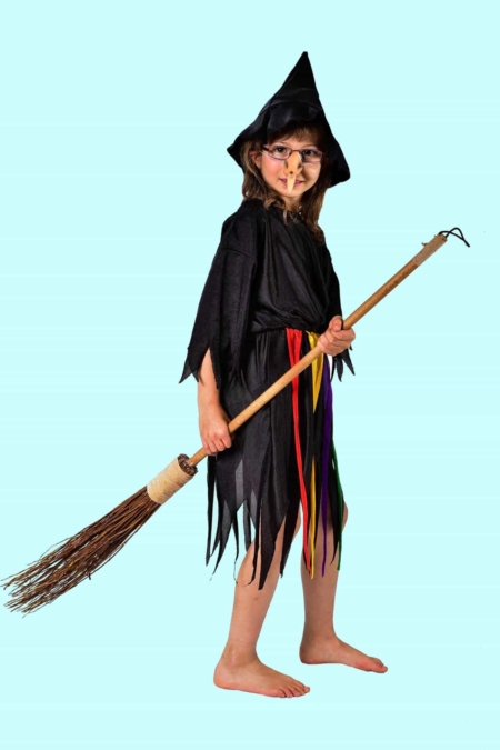 Kostüm Halloween Hexe Gr. 134 für Kinder. 13,- € für vier Tage. Zubehör inklusive – Chemnitzer Kostümverleih - Hackennase H-34