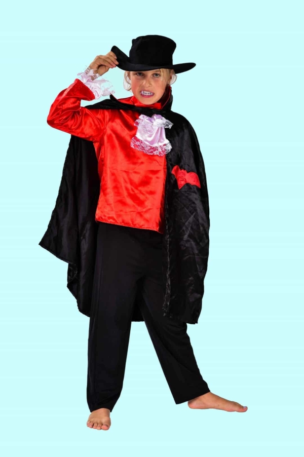 Kostüm Graf Dracula Gr. 134 für Kinder. Zubehör inklusive – Chemnitzer Kostümverleih. 12,- € für vier Tage. H-29