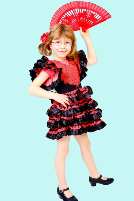 Kostüm Kleine Flamenco Tänzerin Gr. 110-116 für Kinder. 12,- € für vier Tage. Zubehör inklusive. Chemnitzer Kostümverleih. W-2