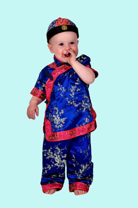 Kostüm Kleiner Asiate Gr. 98 für Kinder. 12,- € für vier Tage. Zubehör inklusive. Chemnitzer Kostümverleih. W-1