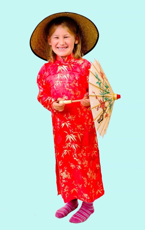 Kostüm Rotes Chinesen Kleid Gr. 120 - für Kinder 12,- € für vier Tage. Zubehör inklusive. Chemnitzer Kostümverleih. W-6