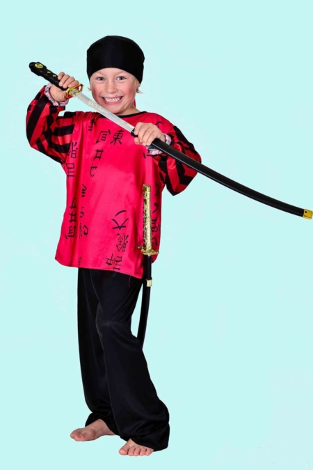 Kostüm roter Samurai Gr. 140 für Kinder. 13,- € für vier Tage. Zubehör inkl. W-31- Chemnitzer Kostümverleih