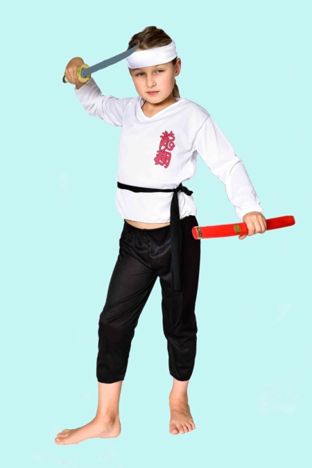 Kostüm weißer Samurai Gr. 134 für Kinder. 13,- € für vier Tage. Zubehör inkl. W-30- Chemnitzer Kostümverleih