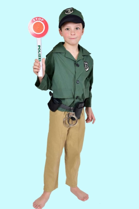 Kostüm Verkehrspolizist Gr. 128 für Kinder. 12,- € für vier Tage. Chemnitzer Kostümverleih. 12,- € für vier Tage.