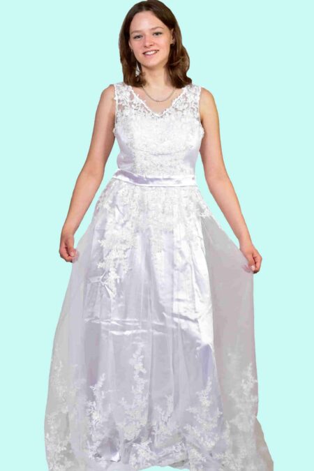 Kostüm Abendkleid Hochzeitskleid Gr. 40 für Erwachsene. 41,- € für vier Tage. Zubehör inklusive. Chemnitzer Kostümverleih. AM-5