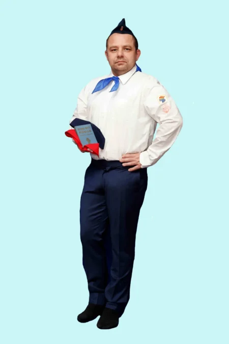 Kostüm Jungpionierin DDR Gr. XL für Erwachsene. 34,- € für vier Tage. Zubehör inklusive. Chemnitzer Kostümverleih B-47b