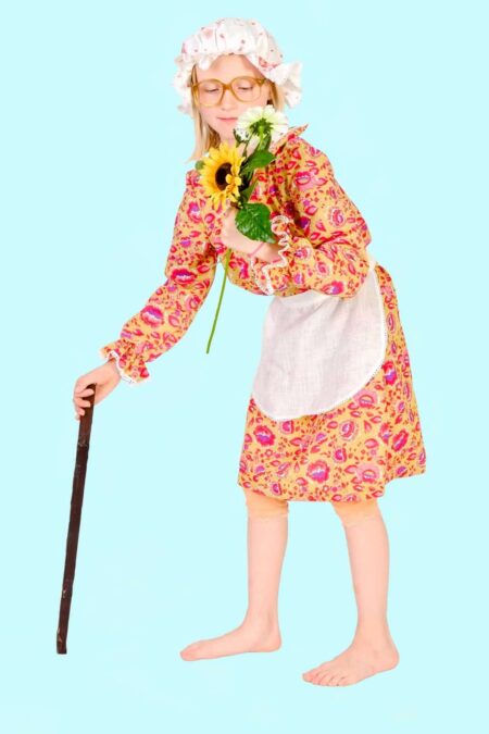 Kostüm Omi Oma Gr. 140 für Kinder inkl. Zubehör. 16,- € für vier Tage. Kostümverleih Chemnitz – Kostüm M-21