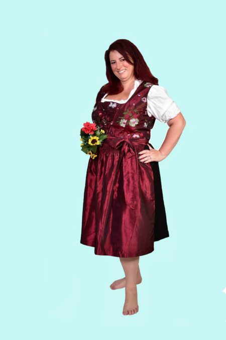 Kostüm rotes Dirndl Gr. 50 für Erwachsene. 43,- € für vier Tage. Zubehör inklusive. Chemnitzer Kostümverleih. W-222