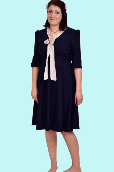 Kostüm Schulmädchen Gr. 38 für Frauen. 26,- € für vier Tage. Zubehör inklusive. Chemnitzer Kostümverleih F-35