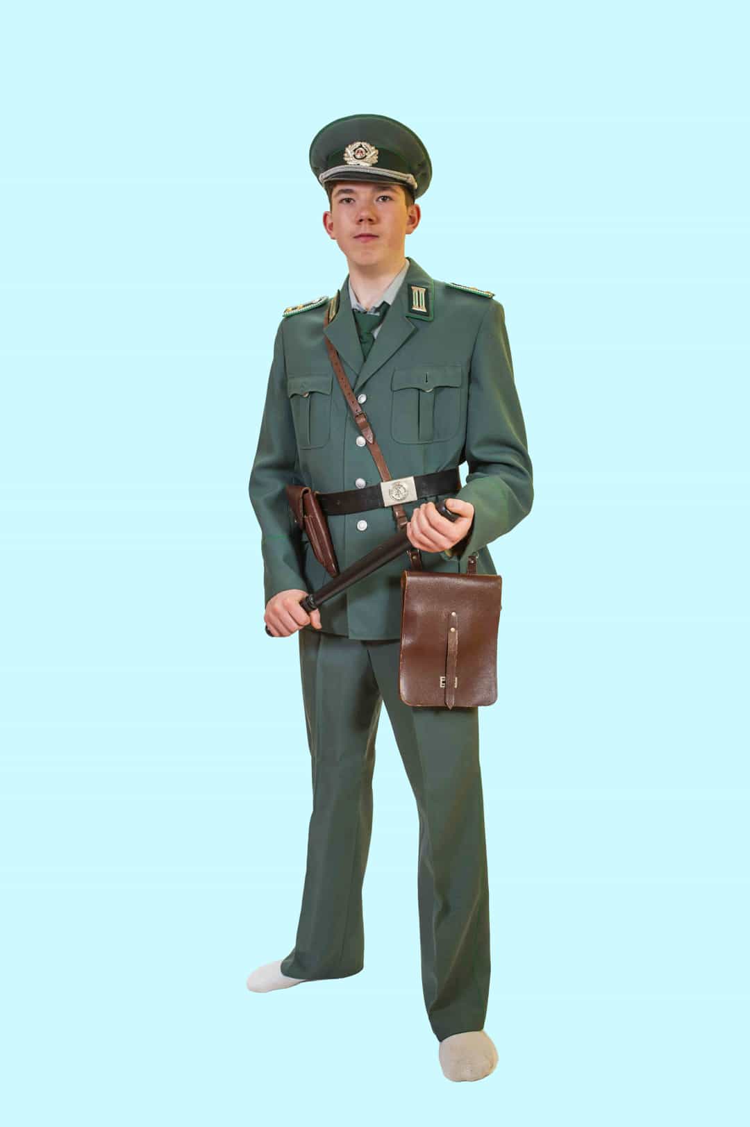Kostüm original Volkspolizei 7x Gr. L-XL für Erwachsene. Je 35,- € für vier Tage. Zubehör inklusive. Chemnitzer Kostümverleih B-95